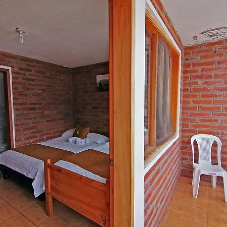 Lagoon Hotel Chugchilán Exterior foto