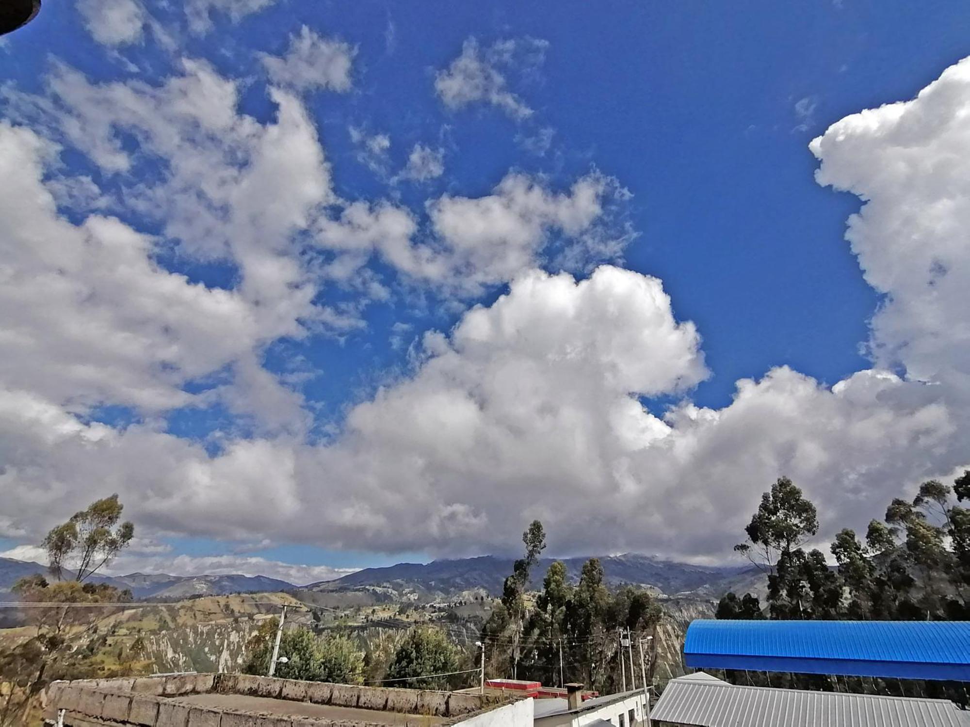 Lagoon Hotel Chugchilán Exterior foto
